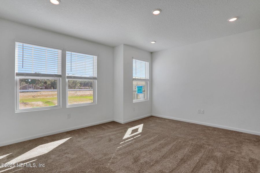Spacious, unfurnished interior of a new home in , Jacksonville (Image 26).