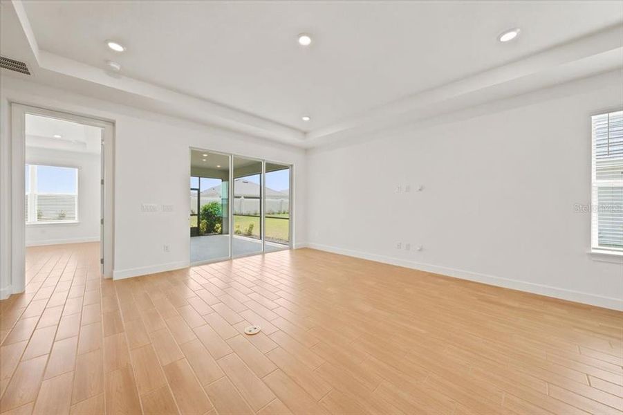 Spacious, unfurnished interior of a new home in , Palmetto (Image 21).