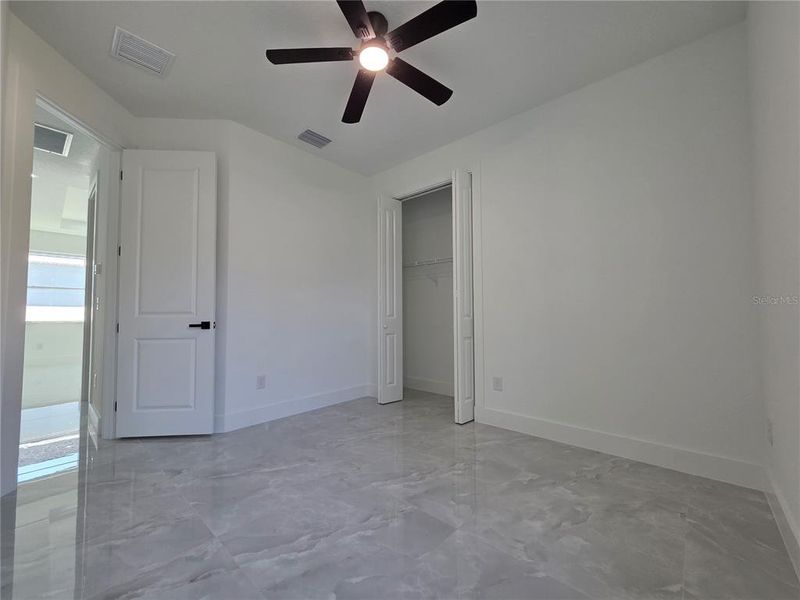 Spacious, unfurnished interior of a new home in , Tampa (Image 20).