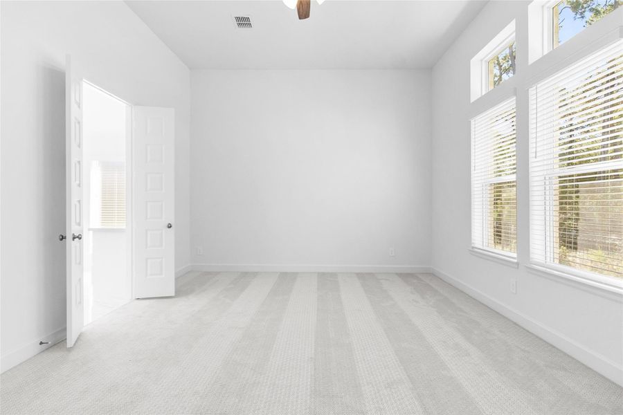 Spacious, unfurnished interior of a new home in Audubon Park 70', Magnolia (Image 15).