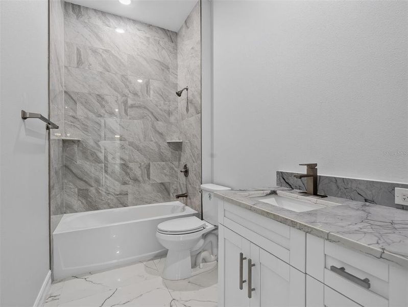 Furnished interior view inside a new home in , Plant City (Image 15).