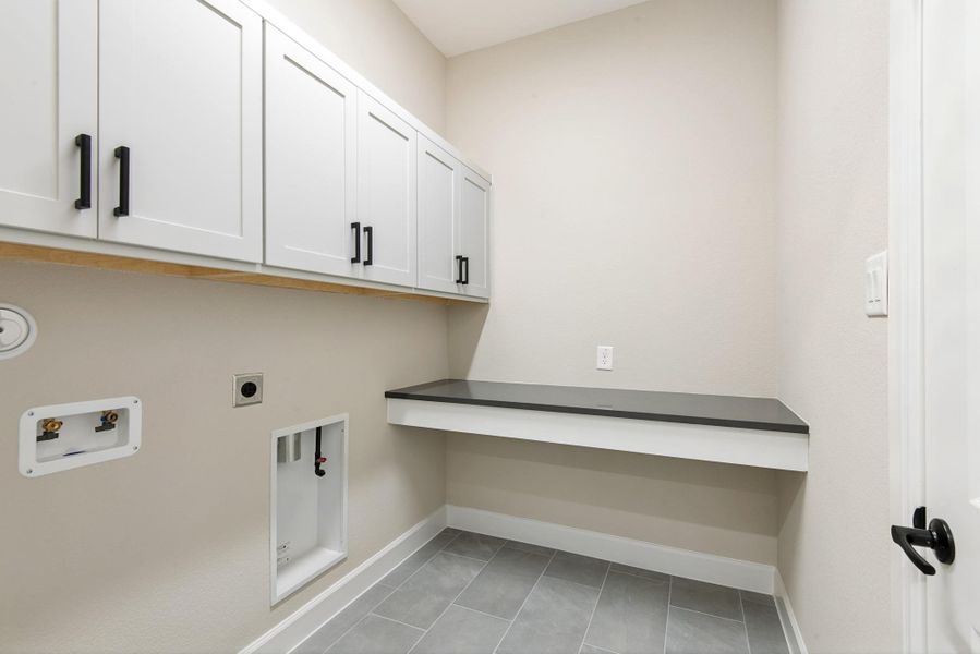 Furnished interior view inside a new home in Riceland 60’ Homesites, Mont Belvieu (Image 13). Furnished interior view inside a new home in Riceland 60’ Homesites, Mont Belvieu (Image 13).