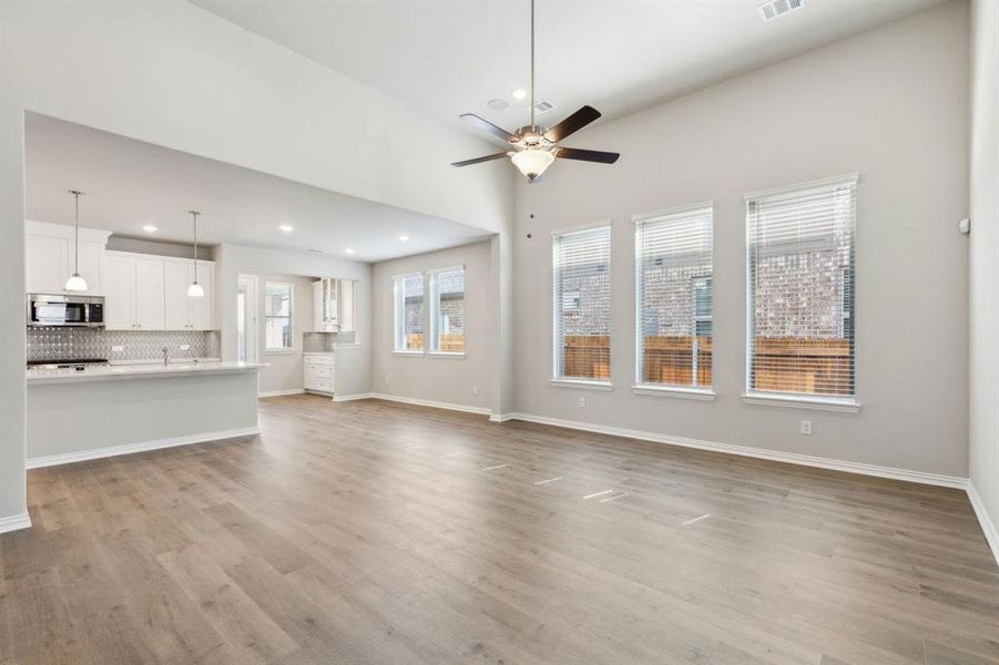 Spacious, unfurnished interior of a new home in Avondale, Fate (Image 6).