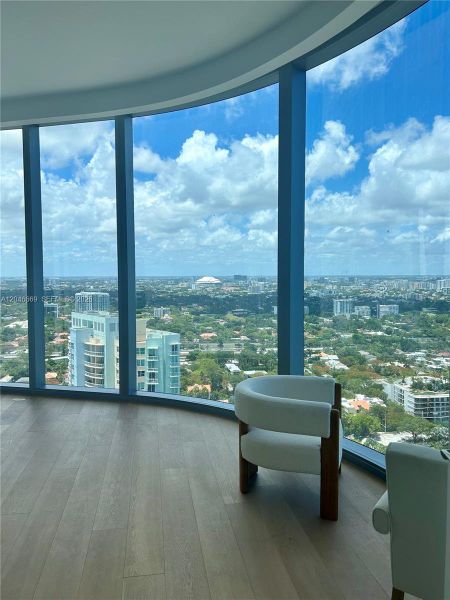 Condo located in Miami, FL showcasing its design and architecture (Image 3). Condo located in Miami, FL showcasing its design and architecture (Image 3).