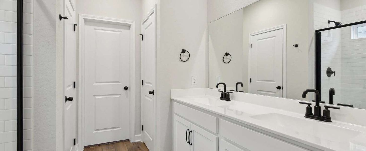 Representative furnished interior of a home built from the Makenzie by Ashton Woods in Hennersby Hollow, San Antonio (Image 4).
