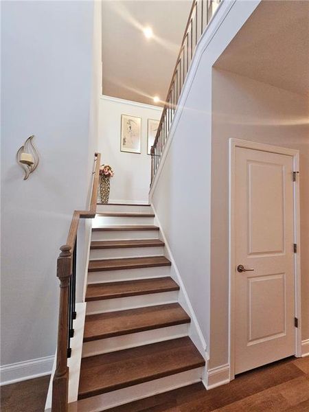 Spacious, unfurnished interior of a new home in , Homer (Image 25).