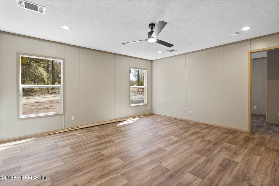 Spacious, unfurnished interior of a new home in , Keystone Heights (Image 35).