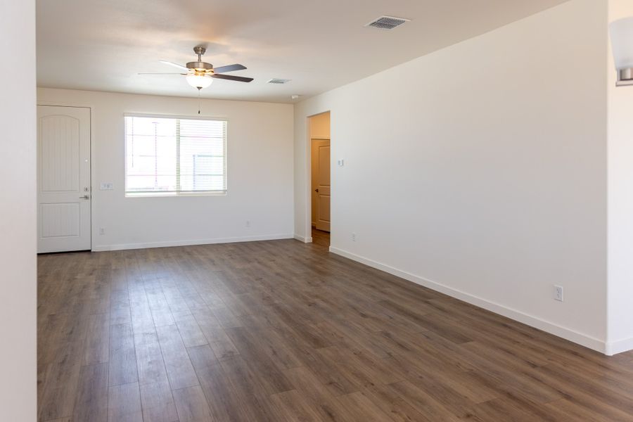 Spacious, unfurnished interior of a new home in Rancho Mirage, Maricopa (Image 25). Spacious, unfurnished interior of a new home in Rancho Mirage, Maricopa (Image 25).