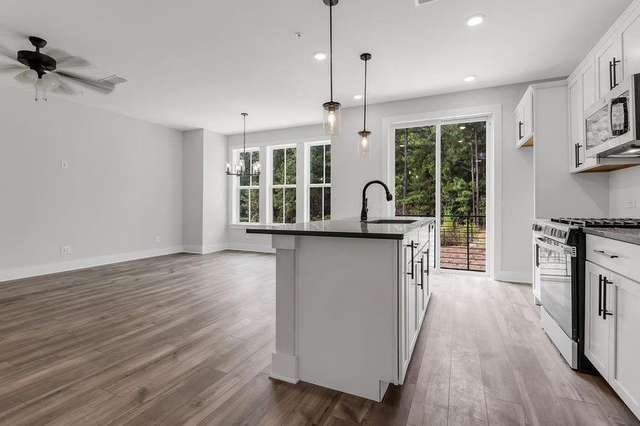 Furnished interior view inside a new home in Echo Park, Suwanee (Image 5). Furnished interior view inside a new home in Echo Park, Suwanee (Image 5).