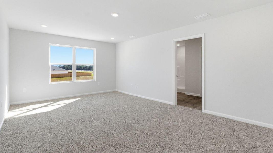 Spacious, unfurnished interior of a new home in Misting Springs, Crawfordville (Image 30).