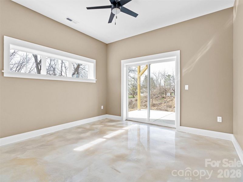 Spacious, unfurnished interior of a new home in , Asheville (Image 36).