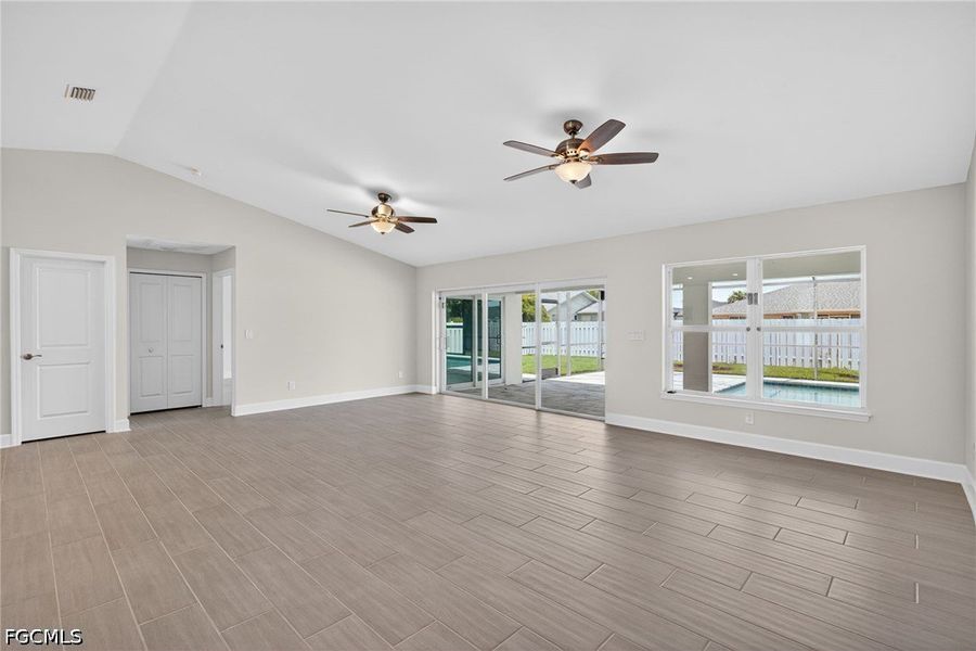 Spacious, unfurnished interior of a new home in Cape Coral, Cape Coral (Image 19).