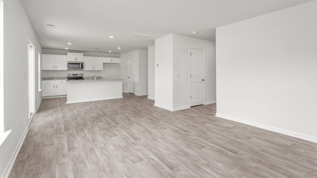 Spacious, unfurnished interior of a new home in Aspen Place, Thomasville (Image 14).