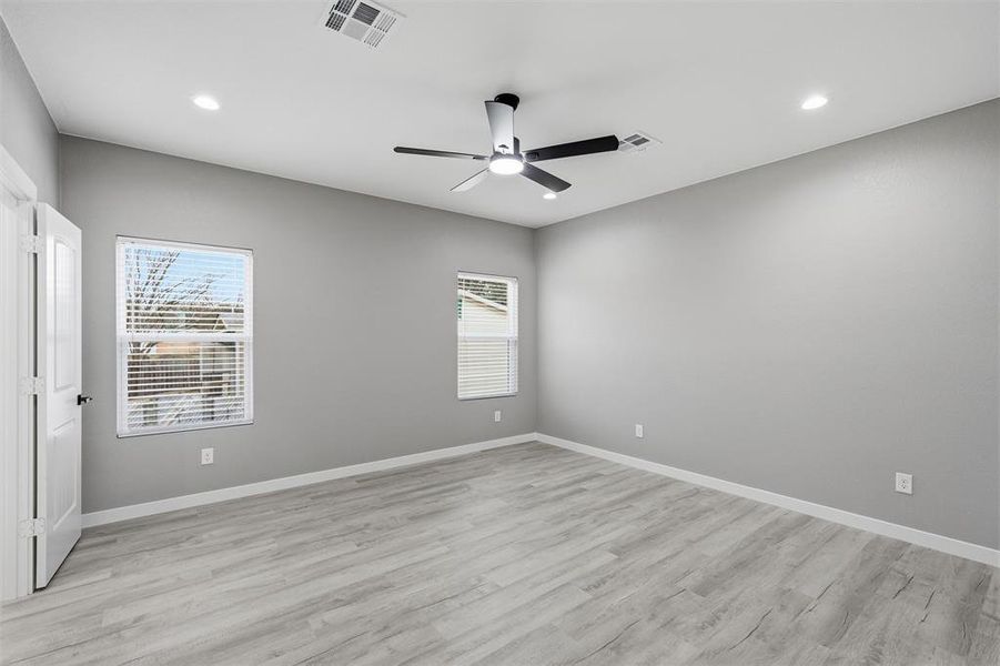 Spacious, unfurnished interior of a new home in , Waco (Image 13).