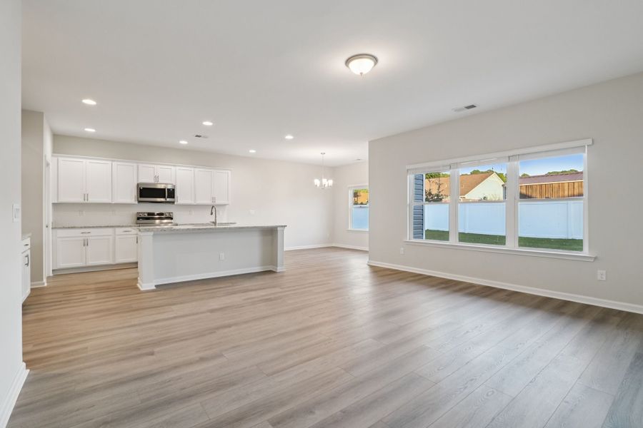 Spacious, unfurnished interior of a new home in Hayden Pointe, St. Marys (Image 19).