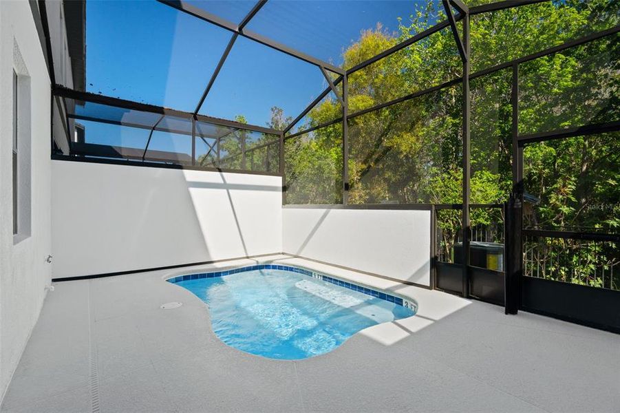 Exterior details and patio area of a home in , Orlando (Image 3).