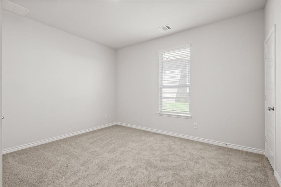 Spacious, unfurnished interior of a new home in Rocky Creek Crossing, Fort Worth (Image 17). Spacious, unfurnished interior of a new home in Rocky Creek Crossing, Fort Worth (Image 17).