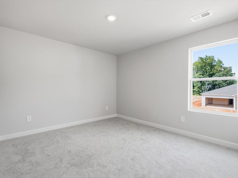 Spacious, unfurnished interior of a new home in Wexford Park, Fountain Inn (Image 17).