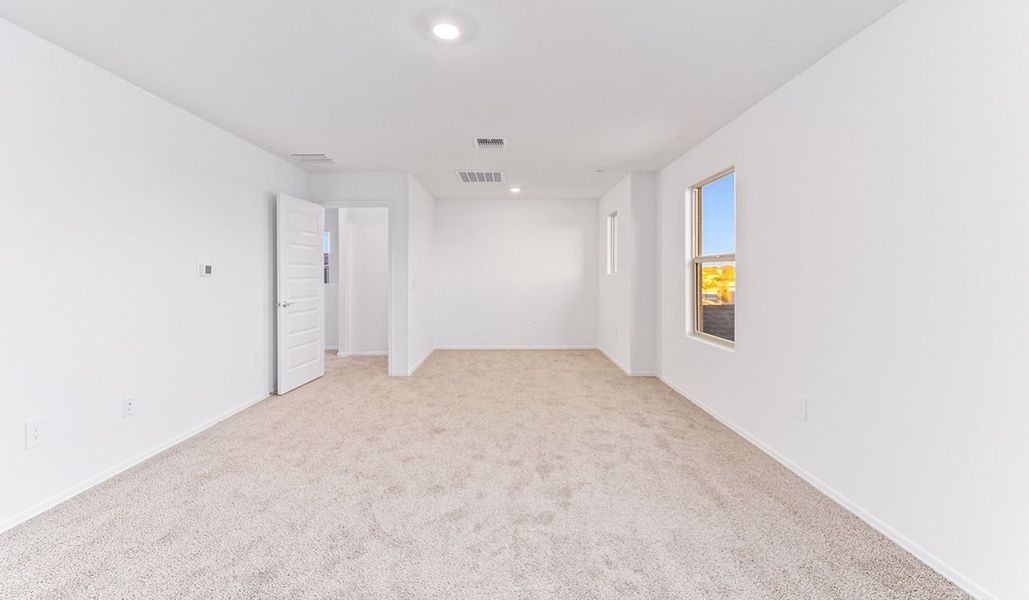 Spacious, unfurnished interior of a new home in Blackhawk, Tucson (Image 30).
