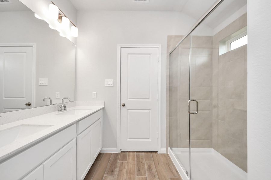 Furnished interior view inside a new home in Sunrise Cove: Landmark Collection, Texas City (Image 3).