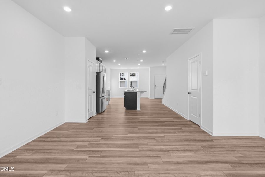 SUN_ElmGrove_Pic_Jackson_QMI_22_Foyer_1o