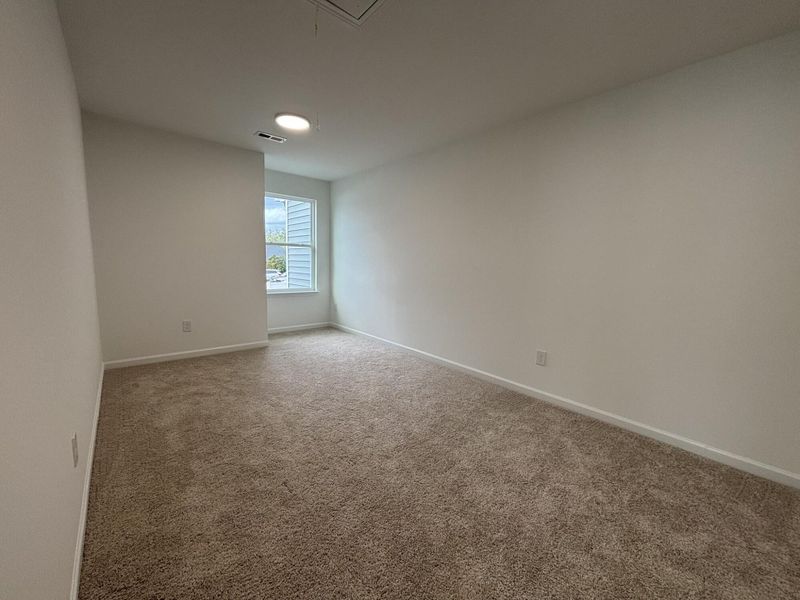 Spacious, unfurnished interior of a new home in CraigStone, Woodruff (Image 14).