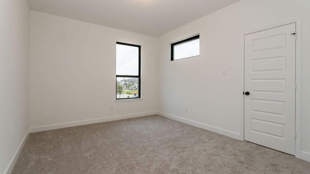 Spacious, unfurnished interior of a new home in Candela, Richmond (Image 14).
