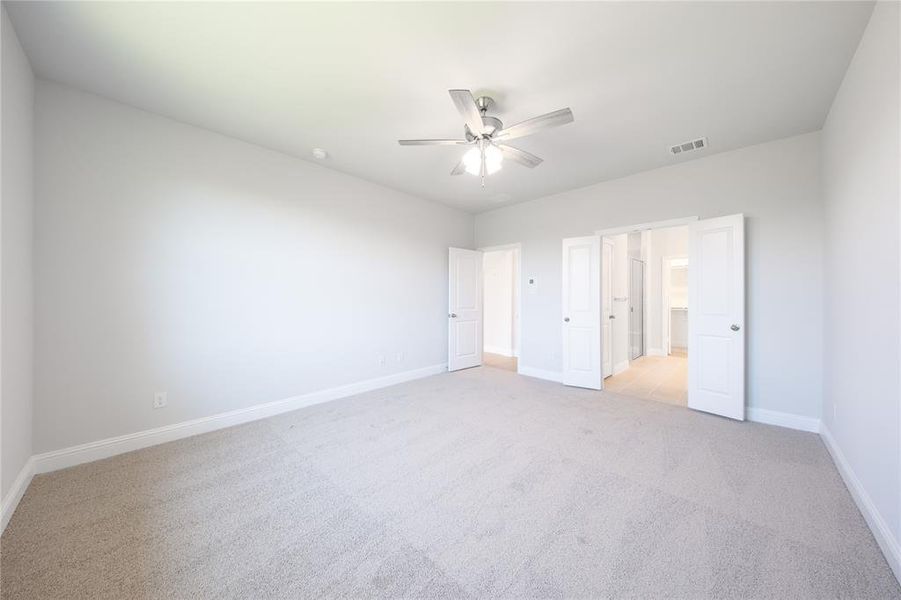 Spacious, unfurnished interior of a new home in Valencia on the Lake: Valencia 50s, Little Elm (Image 13). Spacious, unfurnished interior of a new home in Valencia on the Lake: Valencia 50s, Little Elm (Image 13).