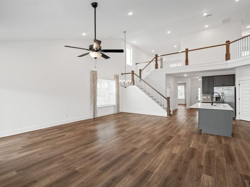 Spacious, unfurnished interior of a new home in Carellton, Gallatin (Image 38).