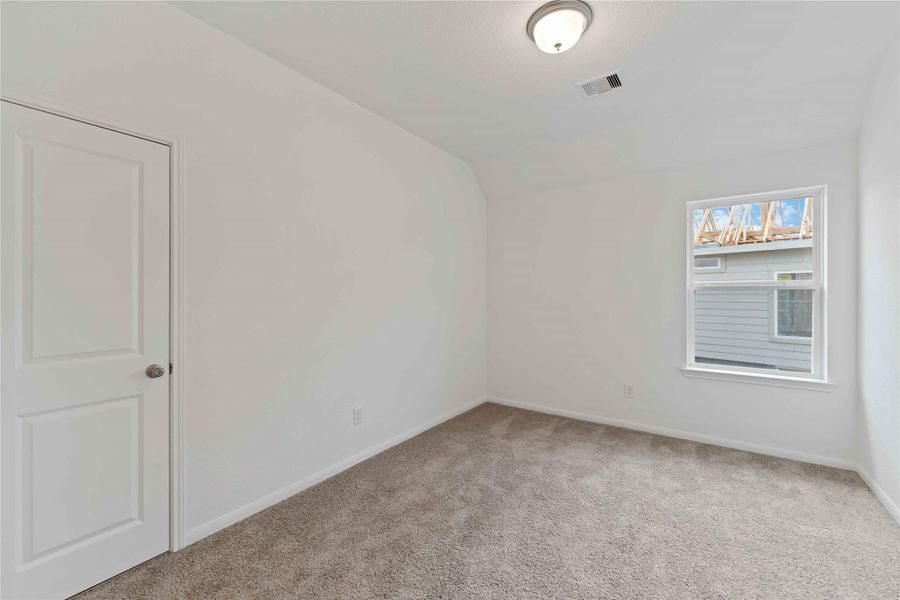 Spacious, unfurnished interior of a new home in Sunterra, Katy (Image 17).