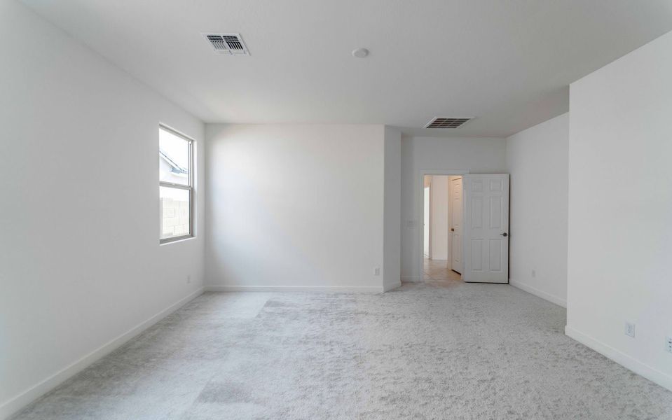 Spacious, unfurnished interior of a new home in Rancho Santa Rosa, Maricopa (Image 18).