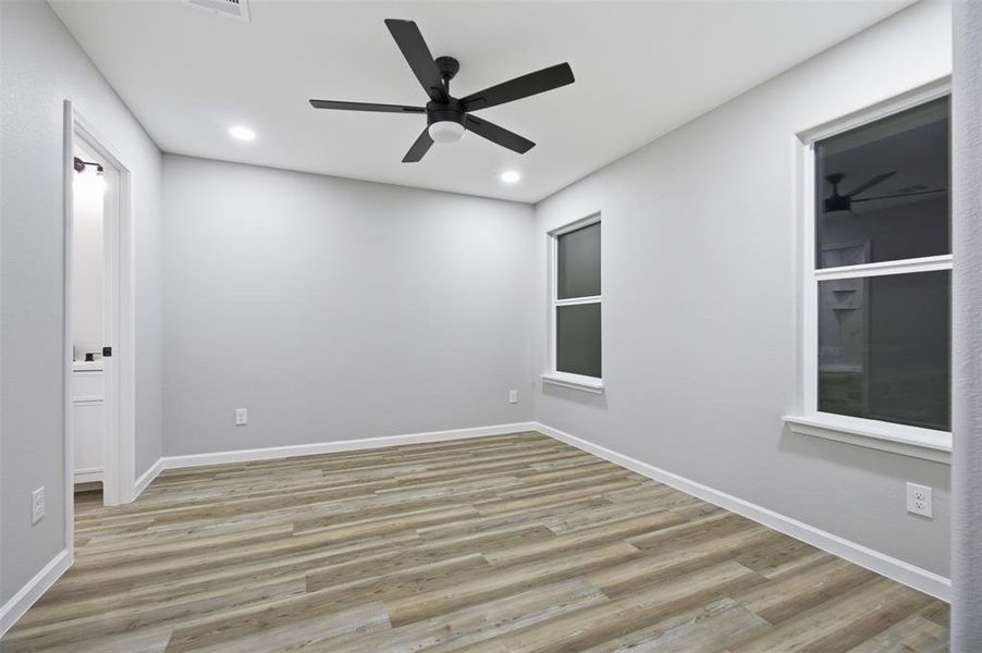 Spacious, unfurnished interior of a new home in , Hillsboro (Image 20).