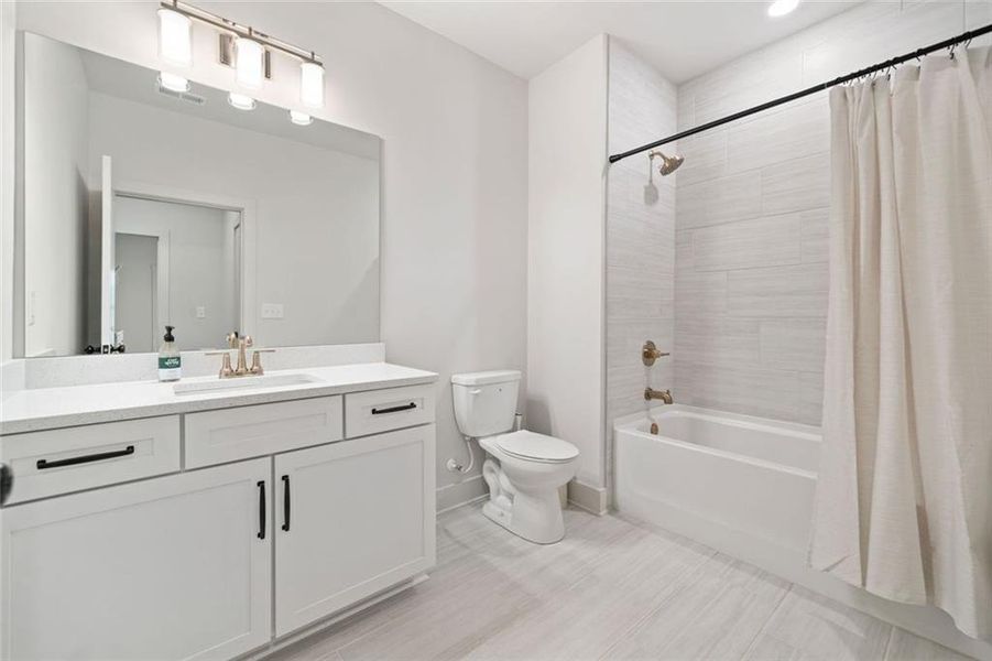 Furnished interior view inside a new home in , Ellijay (Image 5).