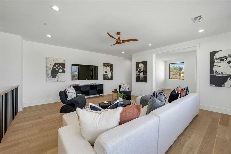 Furnished interior view inside a new home in , Dallas (Image 23). Furnished interior view inside a new home in , Dallas (Image 23).