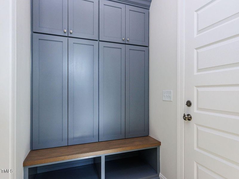 021-1280x960-owners-entrance