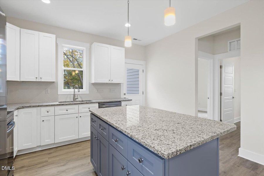 11-10393 S Spruce - Open Peek Media-11