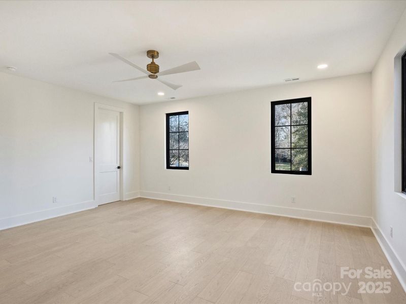 Spacious, unfurnished interior of a new home in , Charlotte (Image 20).