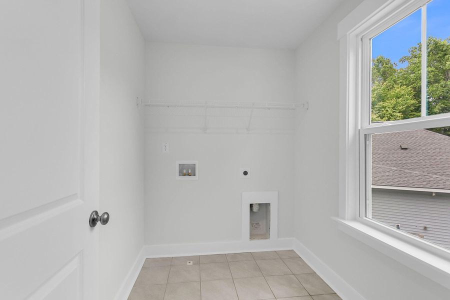 Spacious, unfurnished interior of a new home in , Charleston (Image 23).