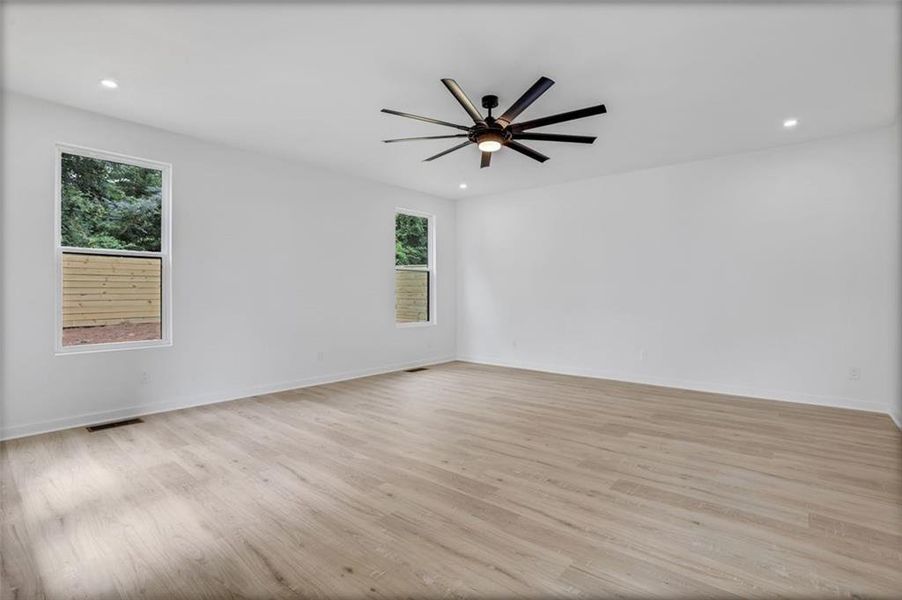 Spacious, unfurnished interior of a new home in , Atlanta (Image 35).