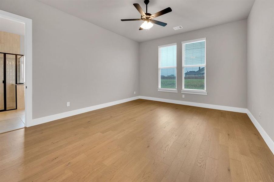 Spacious, unfurnished interior of a new home in Springside Estates II, Waxahachie (Image 24). Spacious, unfurnished interior of a new home in Springside Estates II, Waxahachie (Image 24).