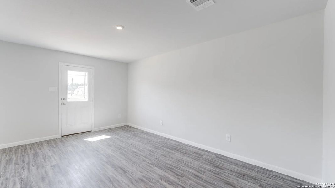 Spacious, unfurnished interior of a new home in Las Colinas, Kenedy (Image 12). Spacious, unfurnished interior of a new home in Las Colinas, Kenedy (Image 12).