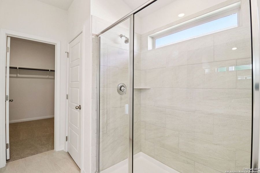 Image 41 of a home in Royal Crest. Image 41 of a home in Royal Crest.