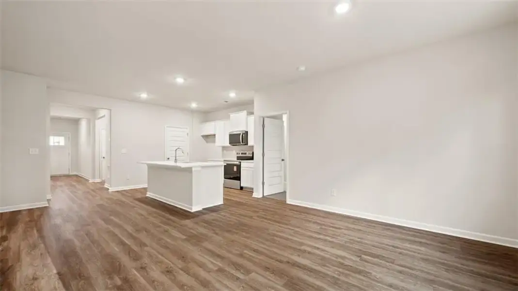 Spacious, unfurnished interior of a new home in Champion's Run, Lithonia (Image 14).