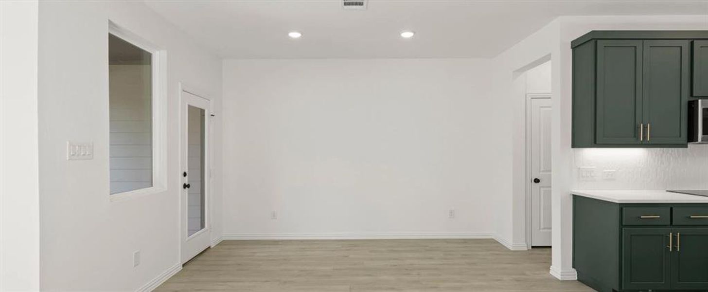 Dining Area Dining Area