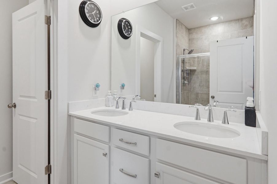 Furnished interior view inside a new home in , Hanahan (Image 15).