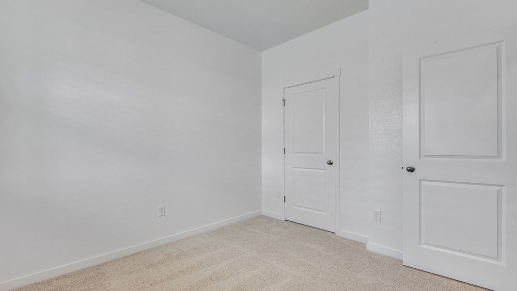 Spacious, unfurnished interior of a new home in Silver Peaks, Lochbuie (Image 15).