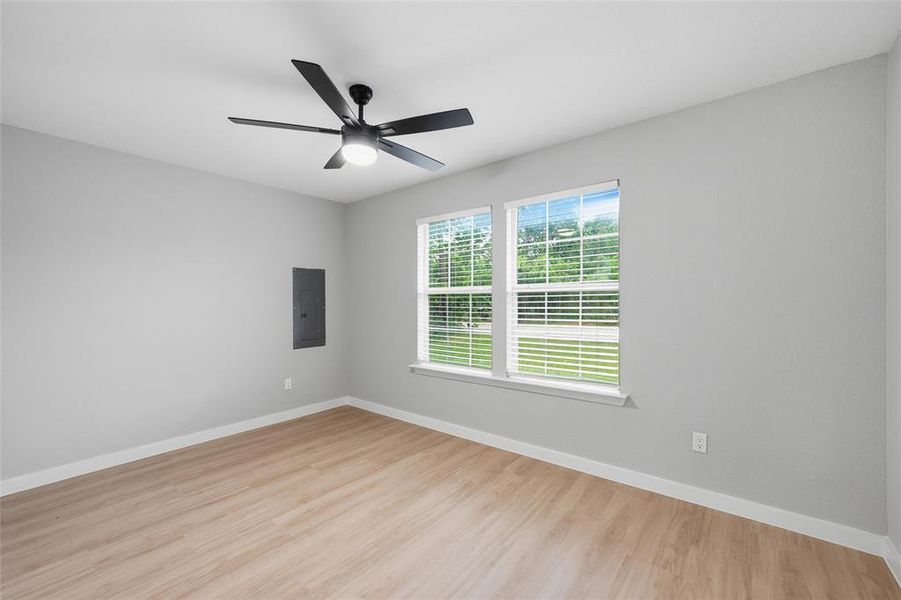 Spacious, unfurnished interior of a new home in , Hillsboro (Image 7).