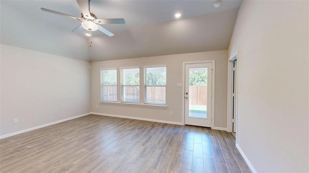 Spacious, unfurnished interior of a new home in Forest Park, Princeton (Image 25).