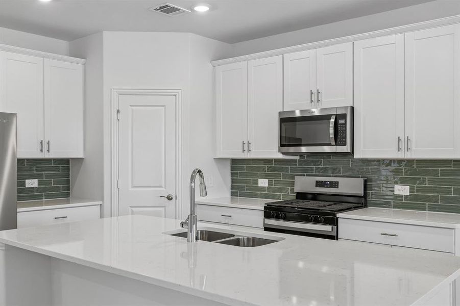 Furnished interior view inside a new home in Oak Ridge Park, Corinth (Image 15).