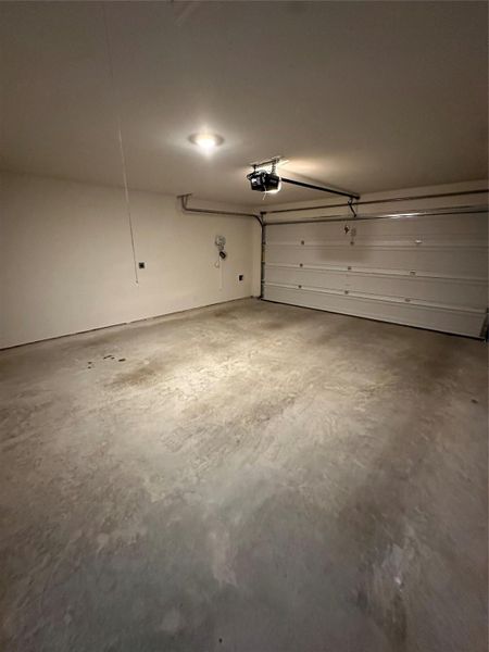 Spacious, unfurnished interior of a new home in Vista West, Fort Worth (Image 16).